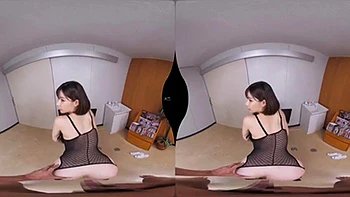 Азиатка делает VR минет в одиночку