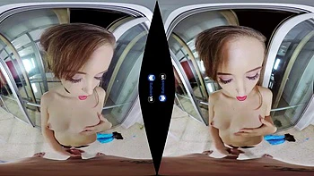 Брюнетка с огромным задом ебется и сосет в 3D VR