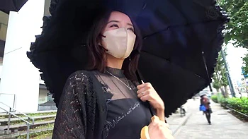 Asiatica fofa chupando rápido cavalgando o pau