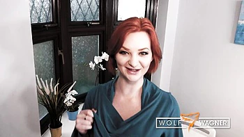 Zara DuRose chupando un enorme polla morena