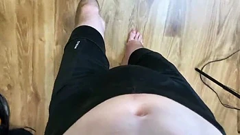 Jennifer tritt Dave brutal die Eier bei extremem CBT