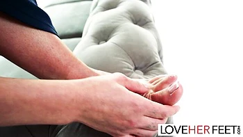 Gal Ritchie’s Fußjob JOI Szene