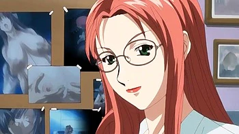 Chica hentai asiática mostrando escote