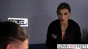 Kenzie Taylor adora pies con footjob de Victor Ray