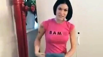 Amateur con culo grande follada vaquera y perrito