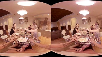 Hannah Shaw chupando e fudendo cachorra