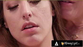 Milf desesperada Dee Williams transa quente com colega de 20 anos