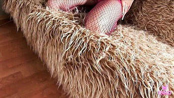 Martha A monta duro con su gran culo y corridas