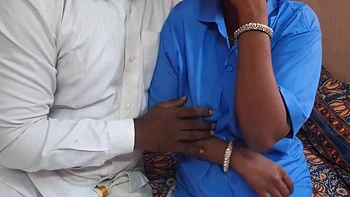 Jefe del consejo público folla a su buscadora de ayuda