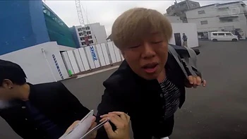 Jeune japonaise suce et baise en levrette amateur