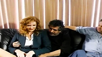 Milf cougar caliente en trio con anal y corridas dentro