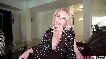 Каска Акашова кончает в мою пышную мачеху