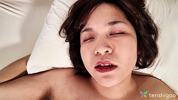 Пухлая японка Мика Аримура сосёт и жёстко трахает