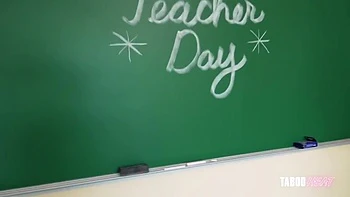 Belle-mère lubrique baisée au cul à l'école