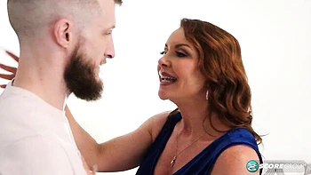 Milf con coño peludo follada duro