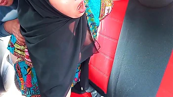 Madrasta indiana de hijab fodida no carro