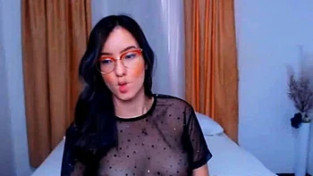 Fodendo profundamente minha buceta com brinquedos