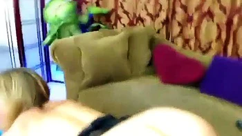 Milf amateur baisée en levrette et missionnaire