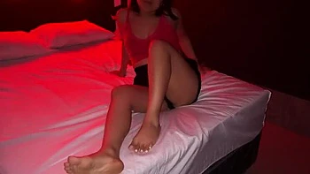 Demi-sœur partage ma chambre, baise taboue et creampie