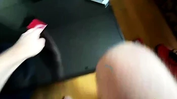 Японская MILF Надина сосет жесткий член