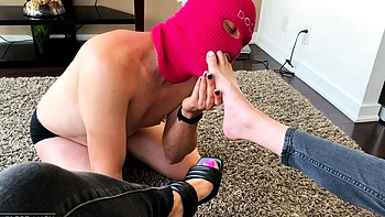 Señora María doble dominación y adoración de pies