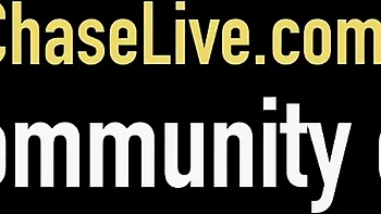 Nasse Charlee Chase fickt ihre riesigen Milf-Titten