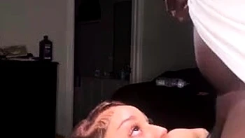 Sevyn Janae chupa y se folla a pelo interracial