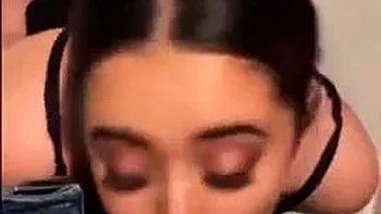 Amateur tetona chupando polla