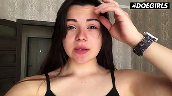 Хейли Сандерс дрочит на дилдо с огромной задницей