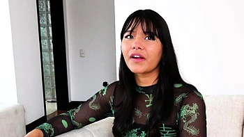 Большая попка латинской тинейджерши жестко трахнута