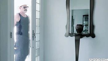 Séduction en lingerie avec le gros cock de Charles et Ember