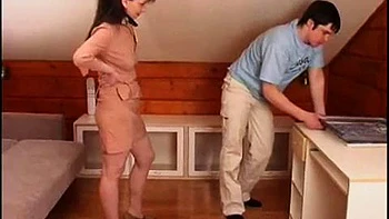 Madrasta safada leva pau na buceta peluda: cowgirl, missionário