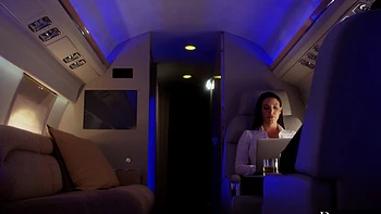 Brunette Angela White fode o pau grande do namorado