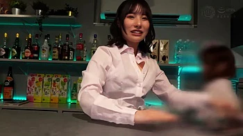 Азиатка трахается с брызгами спермы