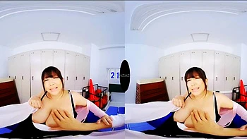 Японка сосёт огромные сиськи в VR