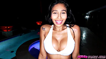 Мы ебём лысую киску Стиви большим членом