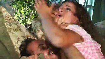 Жесткий минет и трах в позе догги с кончей MILF