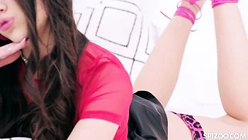 Spizoo: глубокий минет и большой член