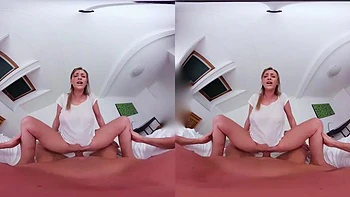 Blonde VR: Sucer, Doggy et Cowgirl