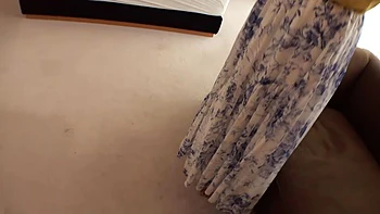 Азиатская зрелая изогнулась для жесткого траха