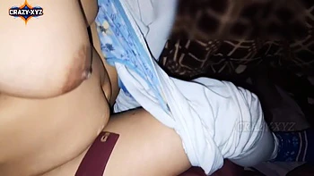 Verrückte Indische Bhabhi hart im Doggystyle