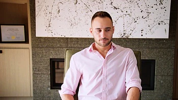 Valentina seduce con polla en culo y lamida de culo dura