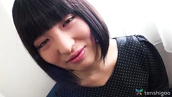 Pequena asiática Eri Morimiya fodida forte no hotel, boquete e missionário sem censura