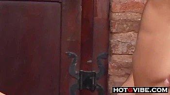 Loira vadia leva dupla penetração com pau grande