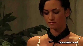 Ninfas lésbicas dominadoras fodem bundas grandes