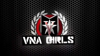 Charlies Milf-Titten gefickt vom großen Schwanz in Jeans