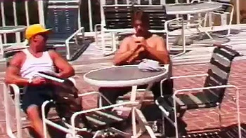 Miko Lee fickt Anal-Gangbang mit Blasen & Cowgirl