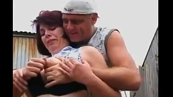 Турчанка Айла делает немецкому парню глубокий минет