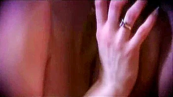 Loira alemã goza todos os paus grandes em trio DP