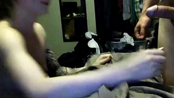 Сиськастая блондинка получает сперму на лицо после минета